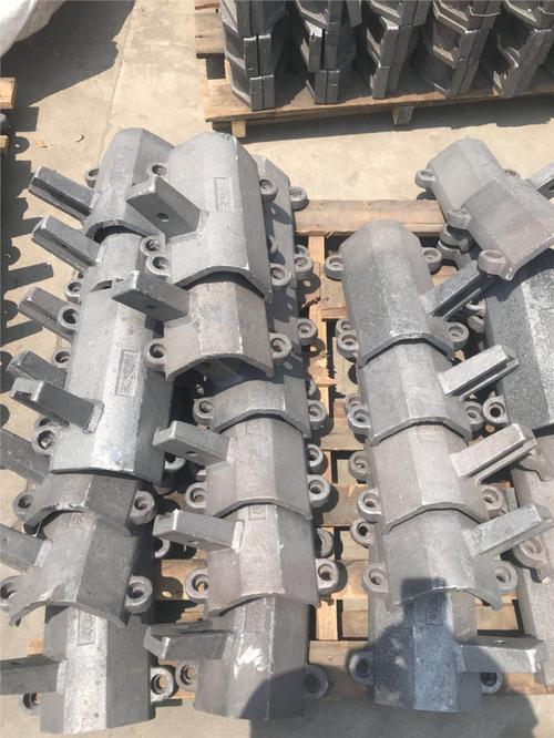 礦山碎石機(jī)高鉻合金錘頭粉碎機(jī)錘頭制砂機(jī)錘頭移動(dòng)破碎機(jī)錘頭甩錘